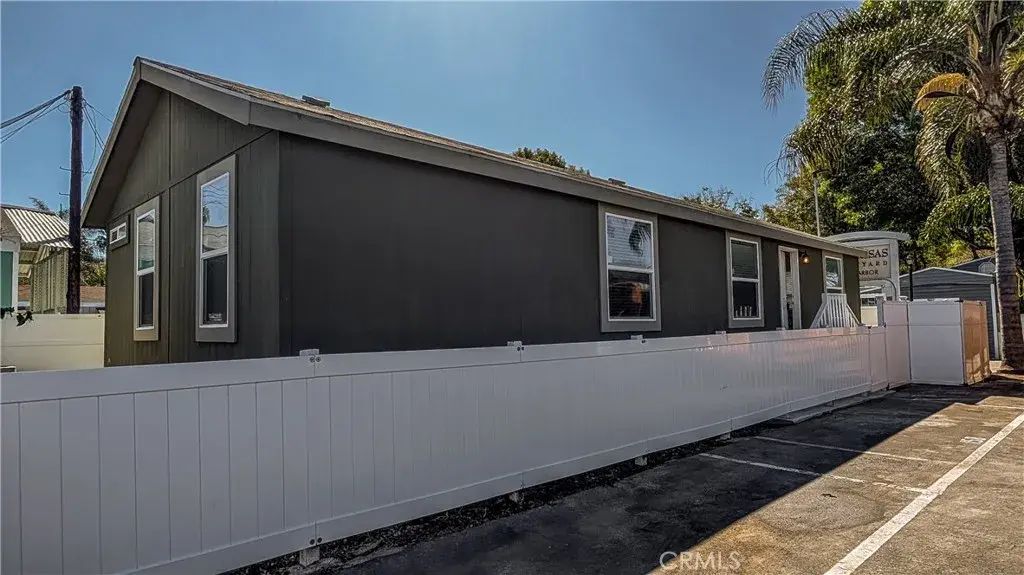 400 E. Arbor St. 1, Long Beach