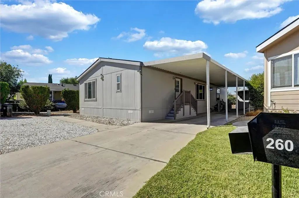 27361 Sierra Highway 260, Canyon Country