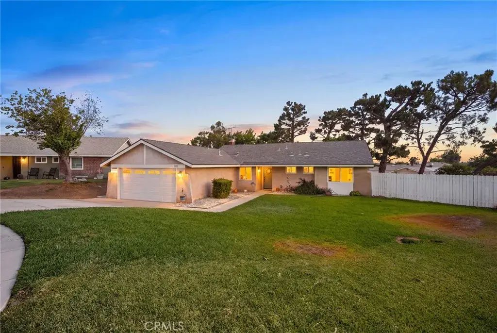 10021 Diamond Head, Riverside
