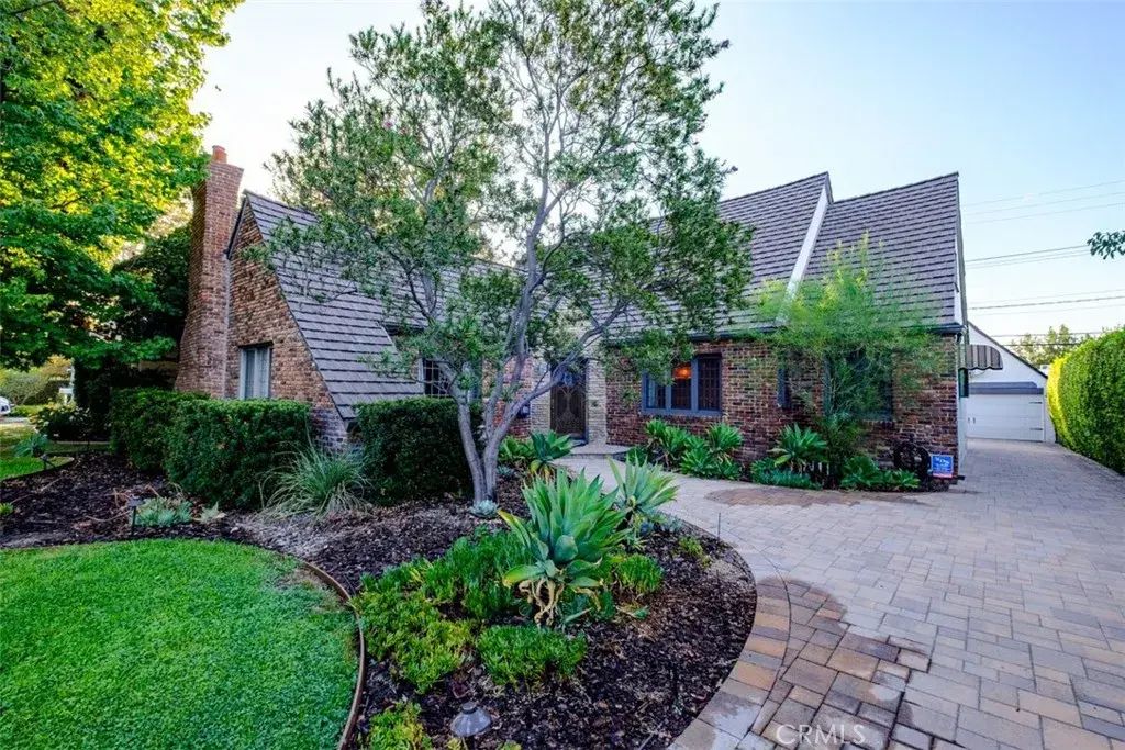 2490 Cumberland, San Marino