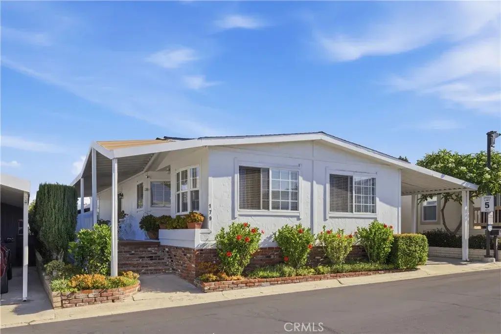 23301 Ridge Route 179, Laguna Hills