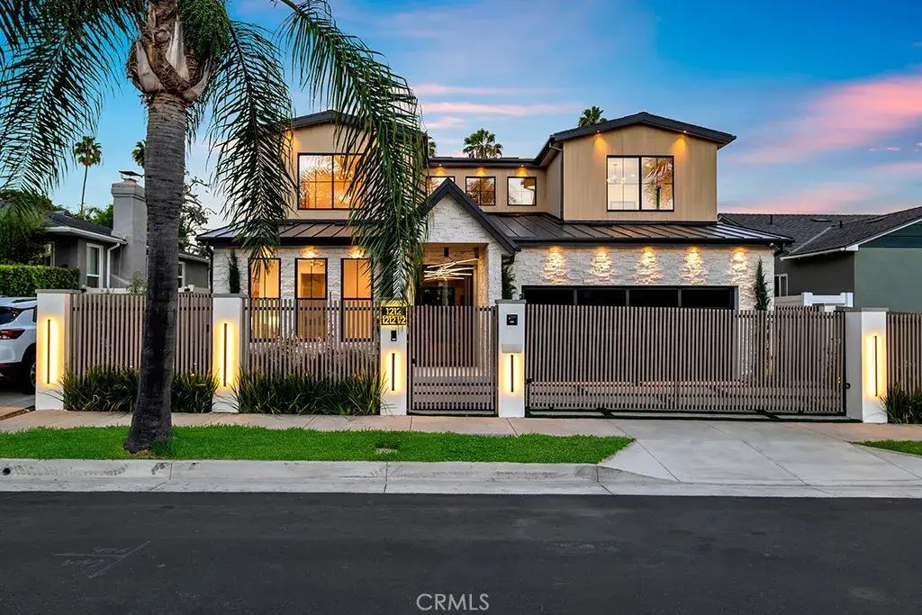 1212 Greenacre Avenue, West Hollywood