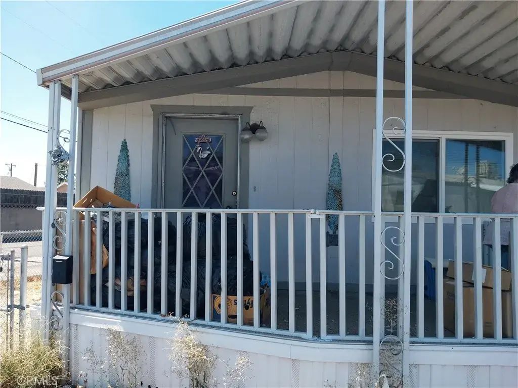 1045 N Azusa 128, Covina
