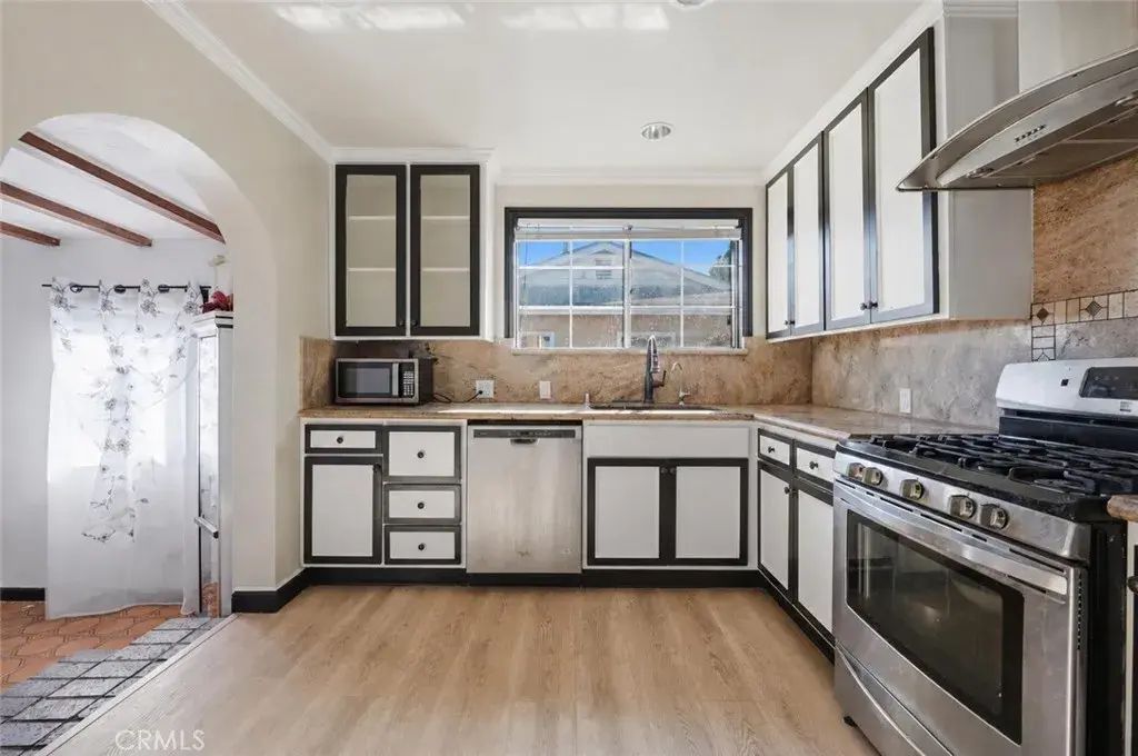 13532 Pierce St, Pacoima