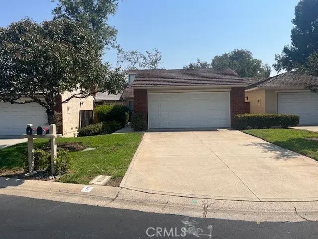 5 Cashew, Irvine