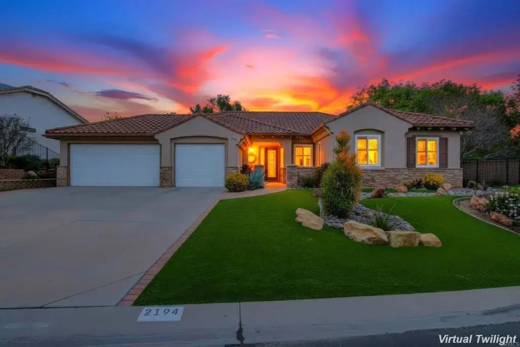2194 Stone Castle, Fallbrook