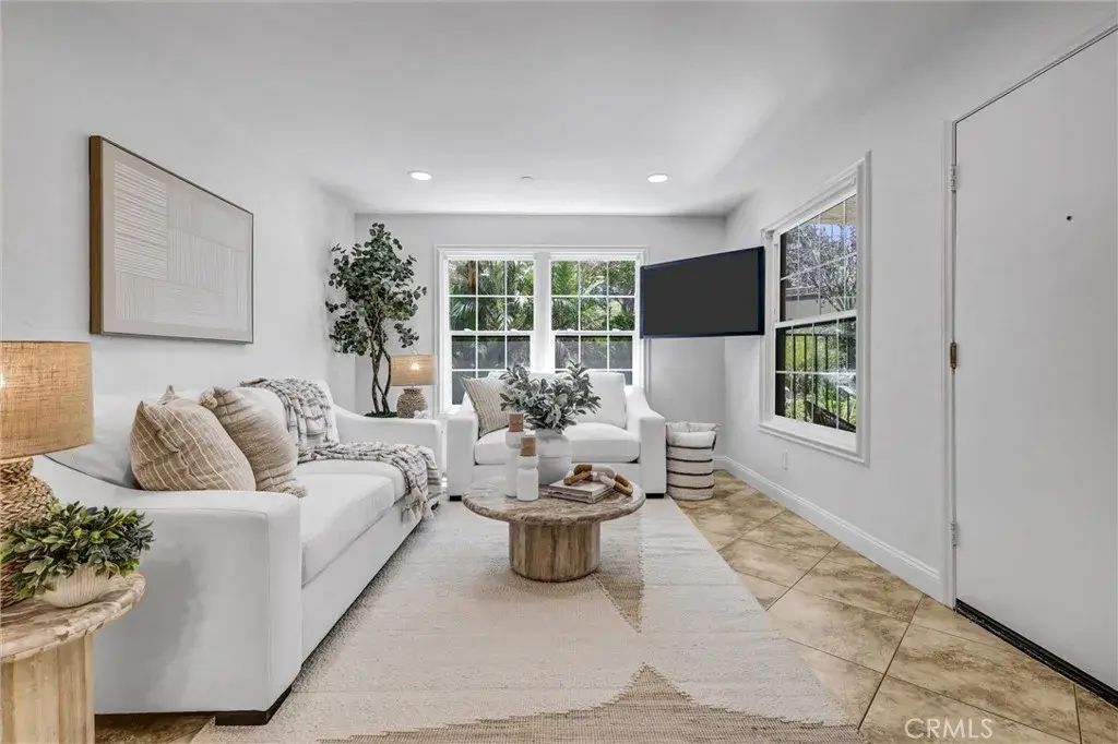 1042 Calle Del Cerro 203, San Clemente