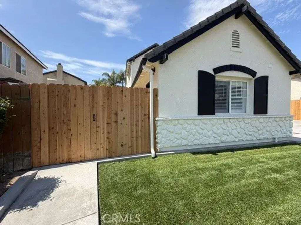 2723 Niverth Casita, Santa Maria
