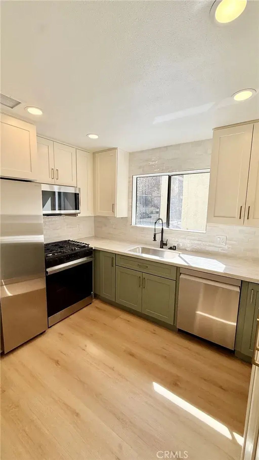 225 N Rose Street 104, Burbank