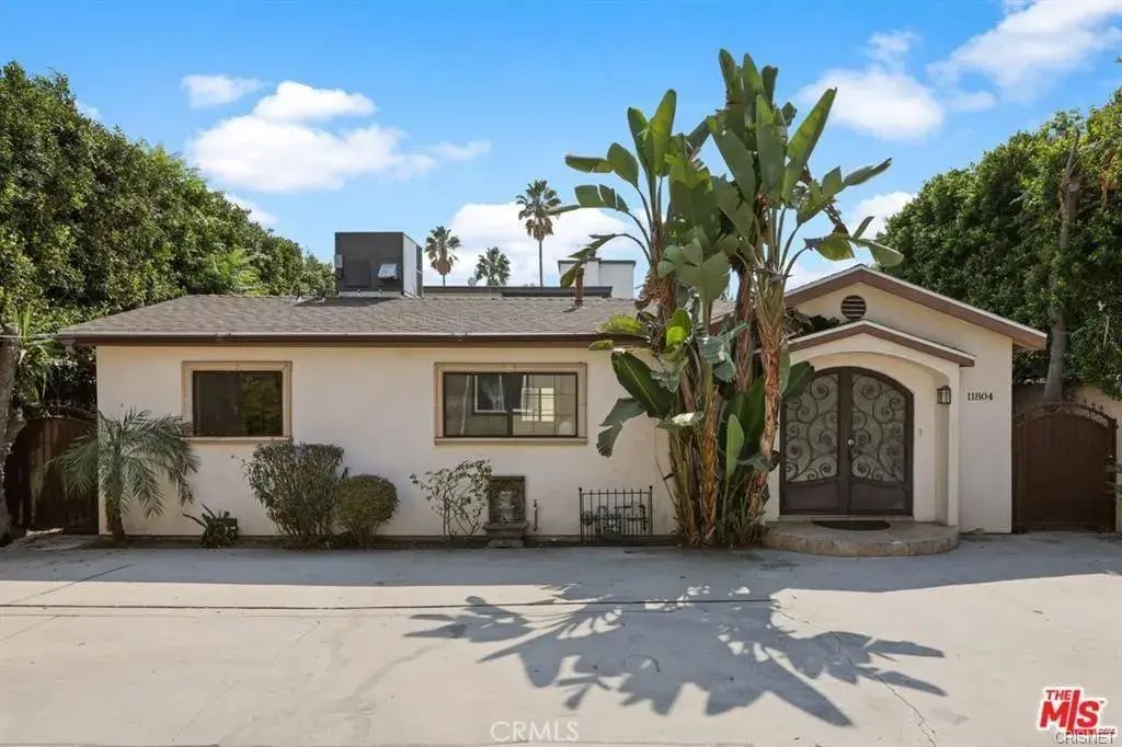 11804 Hamlin Street, Los Angeles