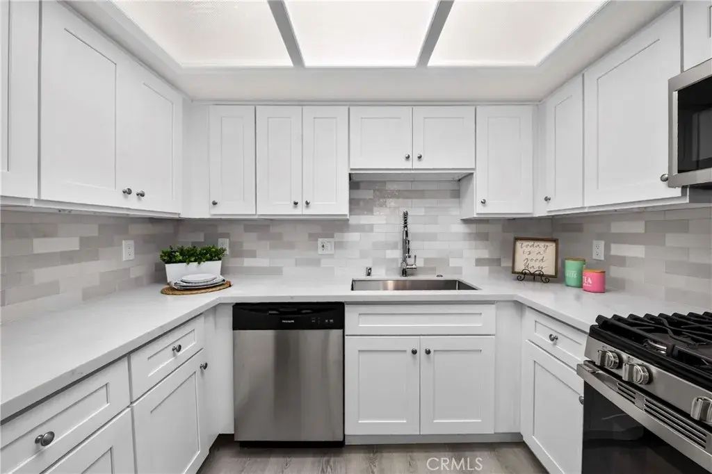 1131 Campbell Street 210, Glendale