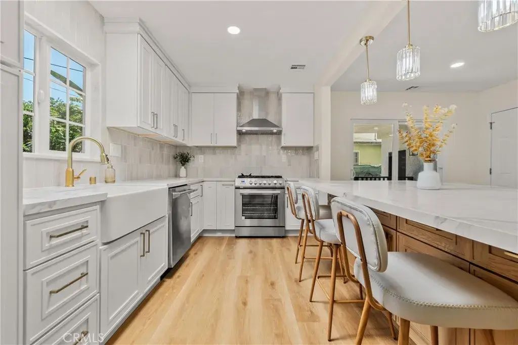 7732 Garden Grove Avenue, Reseda