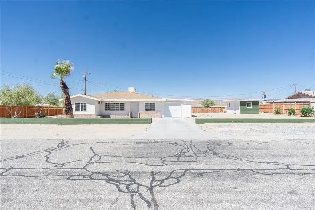 27904 Apache, Barstow