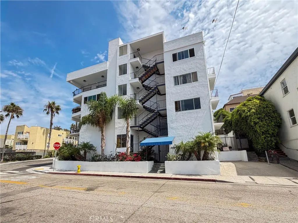 1649 Appian, Santa Monica
