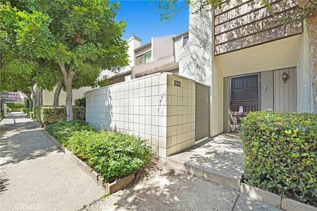 582 W Huntington Dr M, Arcadia