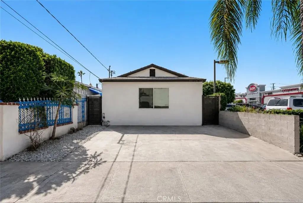 1124 Coronel Street, San Fernando