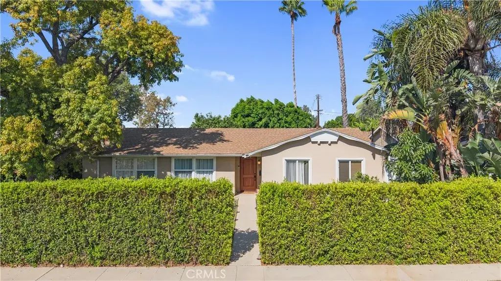 11201 Petit Avenue, Los Angeles