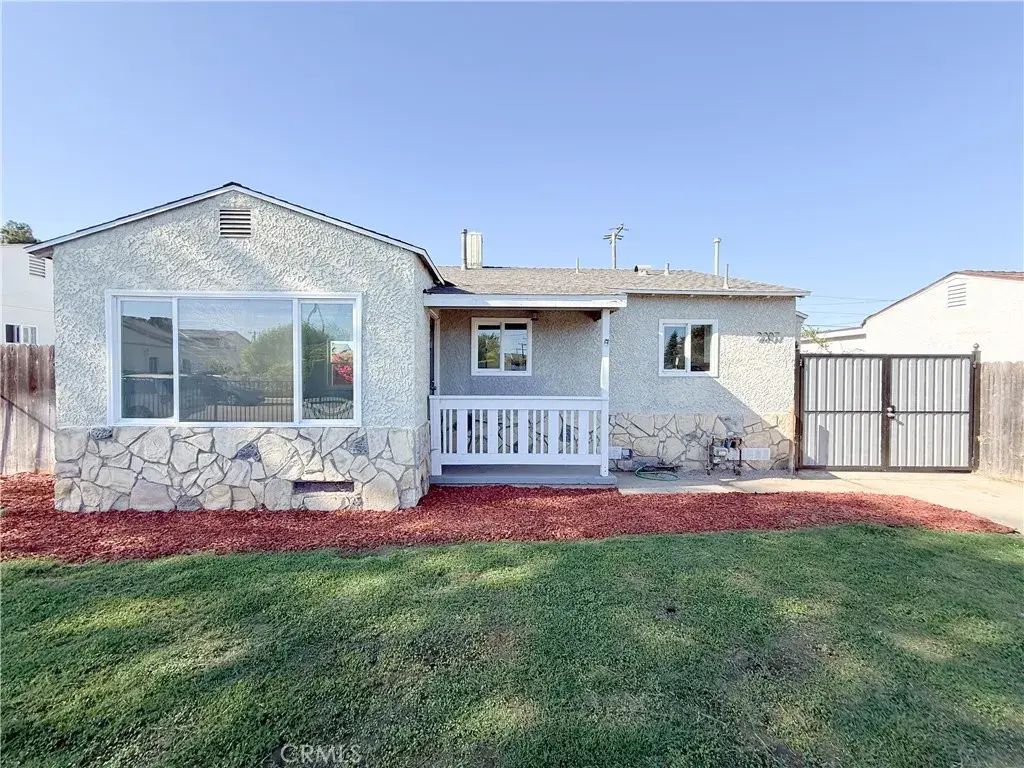 2207 W 132nd, Compton