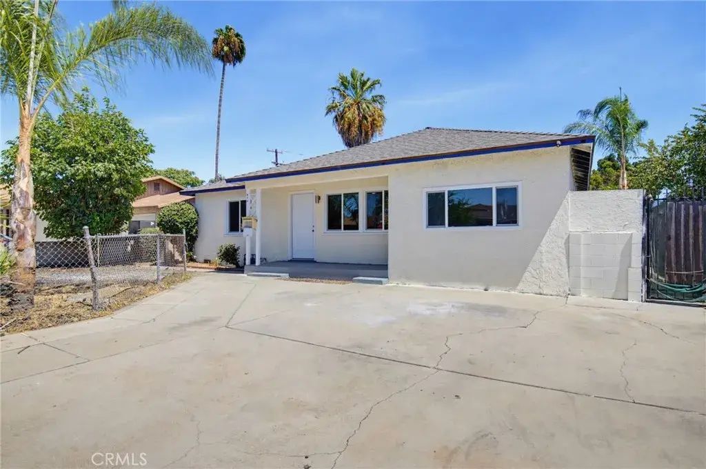 570 N East End Avenue, Pomona