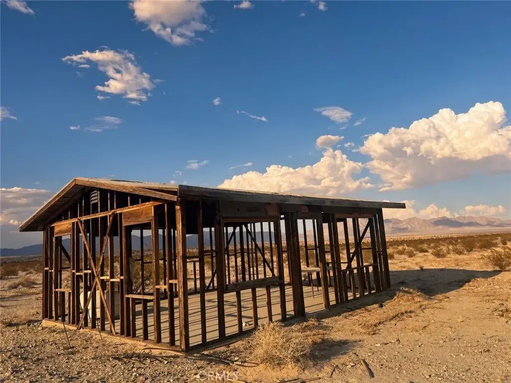 6827 Shelton Road, 29 Palms