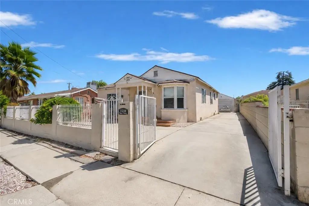11216 Erwin Street, North Hollywood