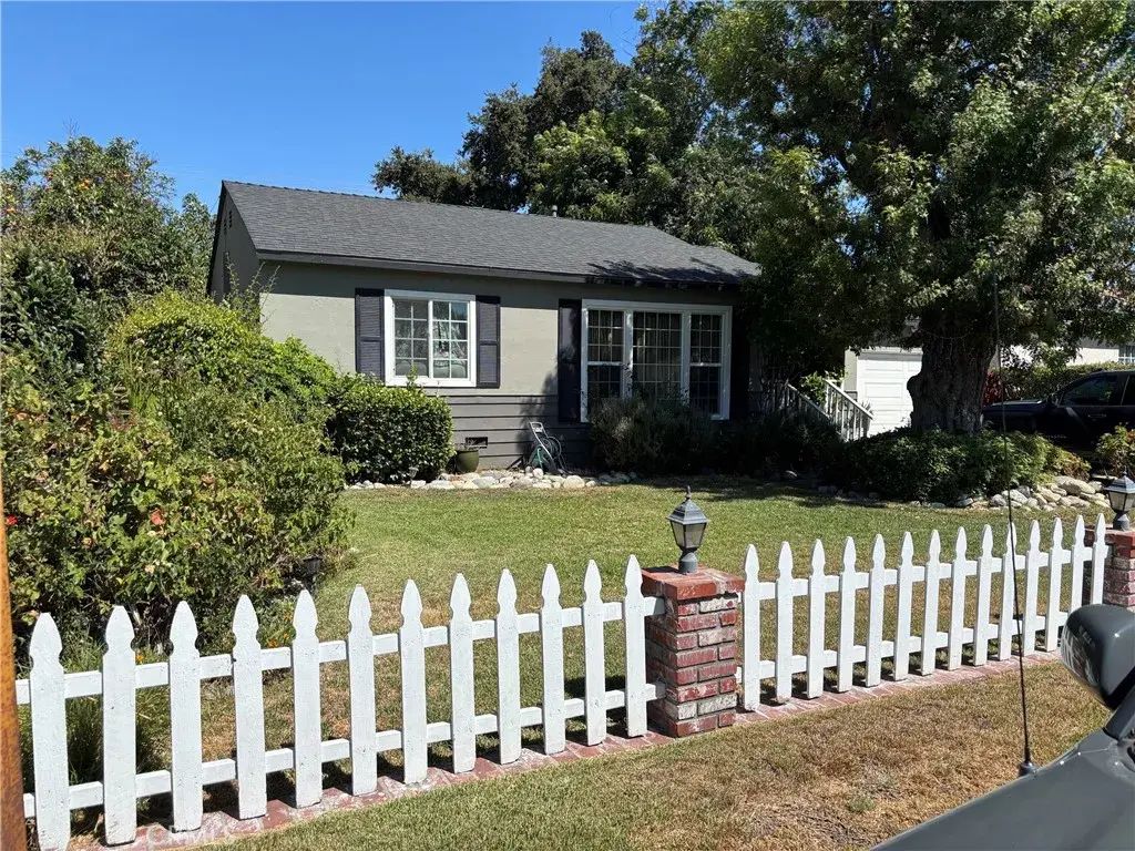 2462 Graydon Avenue, Monrovia