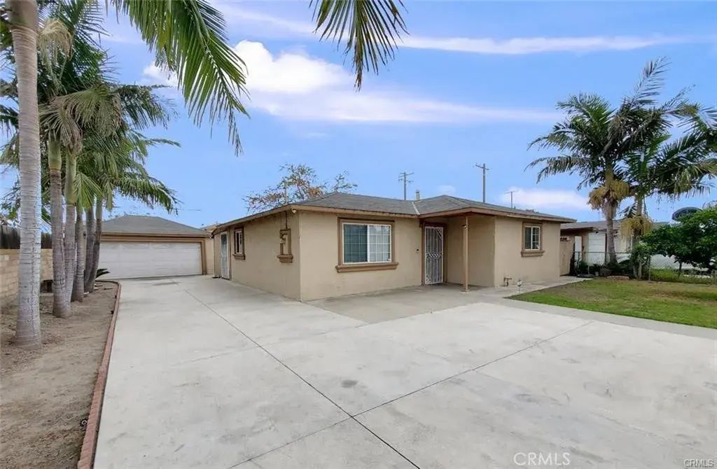 7712 Santa Gertrudes Avenue, Stanton