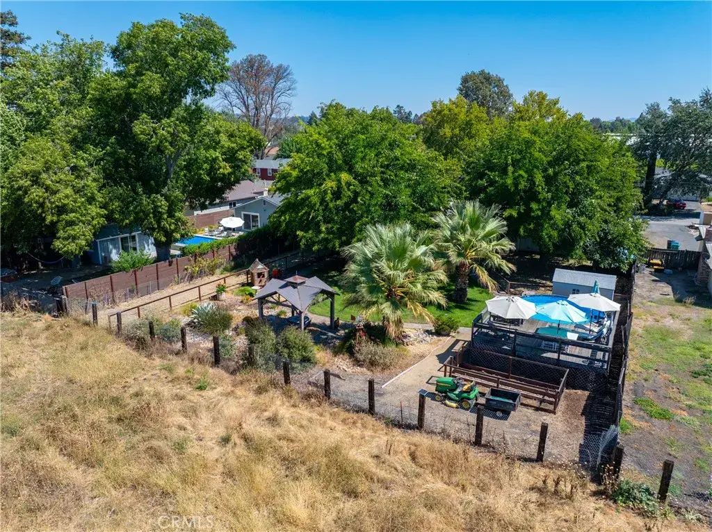 22460 F Street, Santa Margarita
