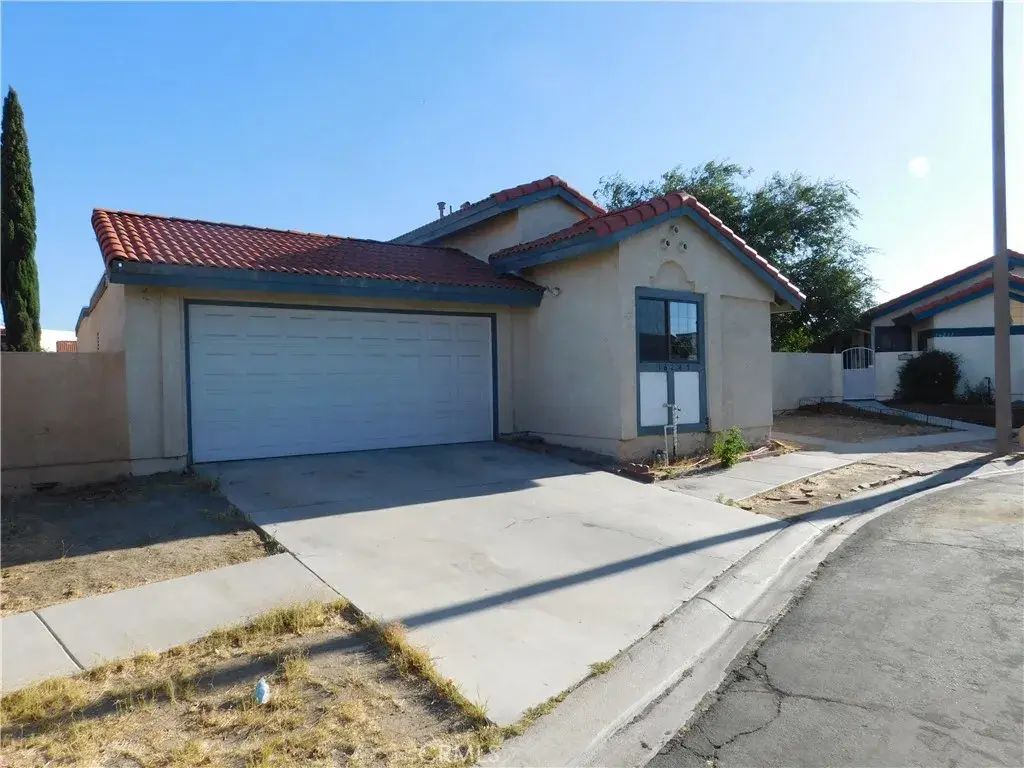 16245 Rodell, Victorville