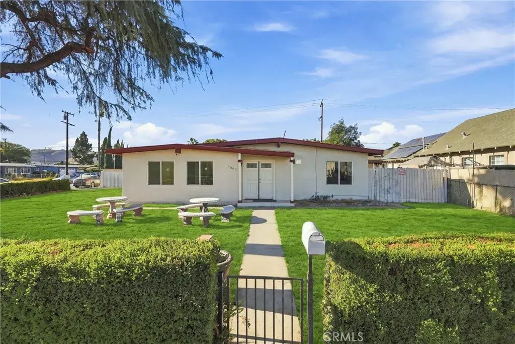 2065 W Orange Grove, Pomona