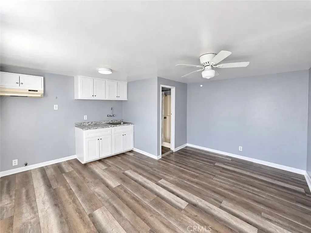 127 W 58th 1/2, Los Angeles