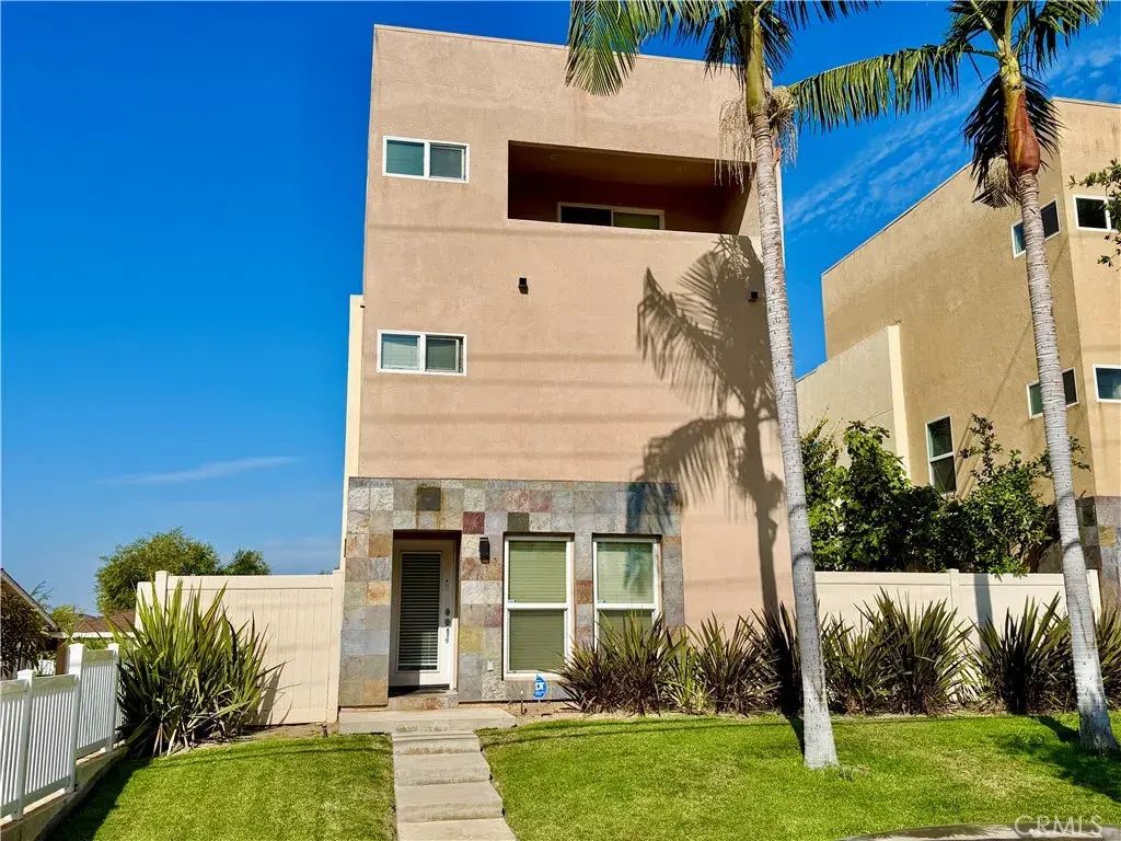 13707 S Budlong Avenue 115, Gardena
