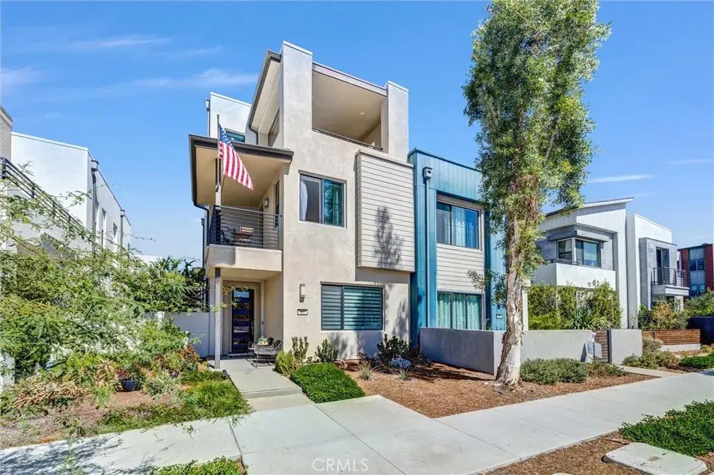 327 Novel, Irvine