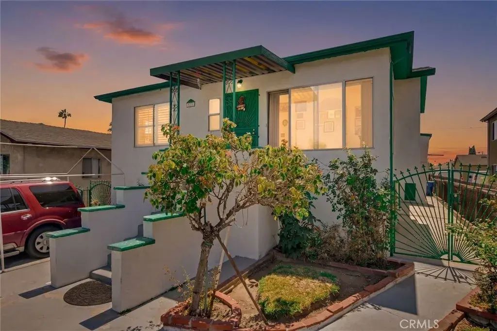 828 W 73rd Street, Los Angeles