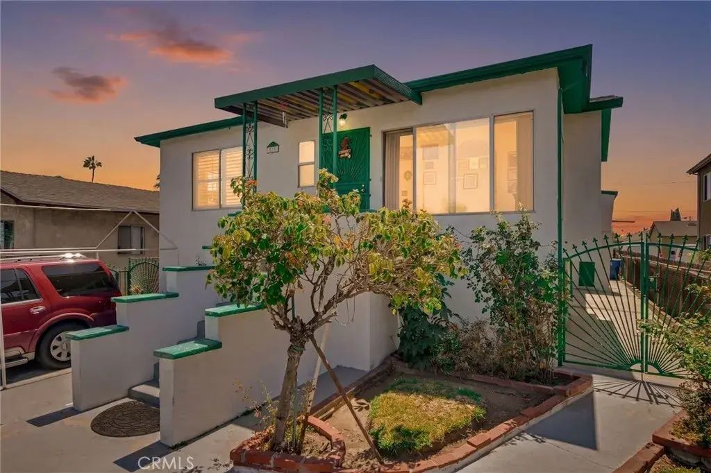 828 W 73rd Street, Los Angeles