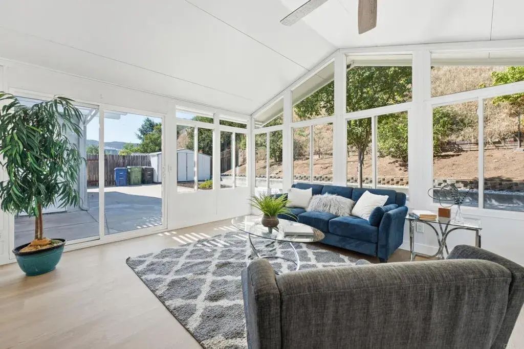 8722 Vanguard Place, Lakeside