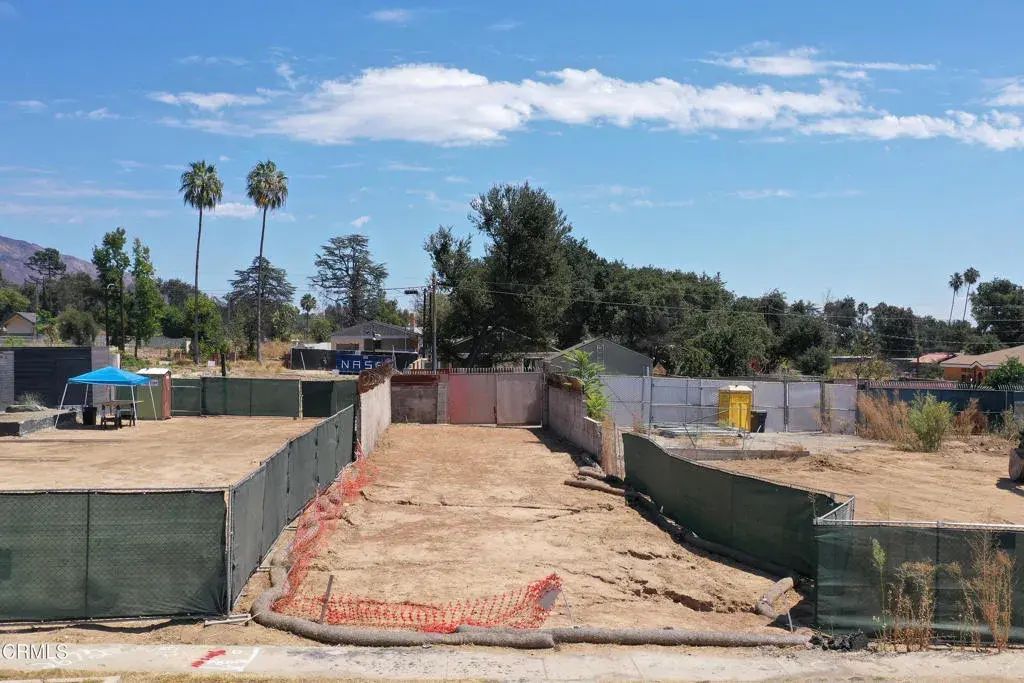 2668 Fair Oaks, Altadena