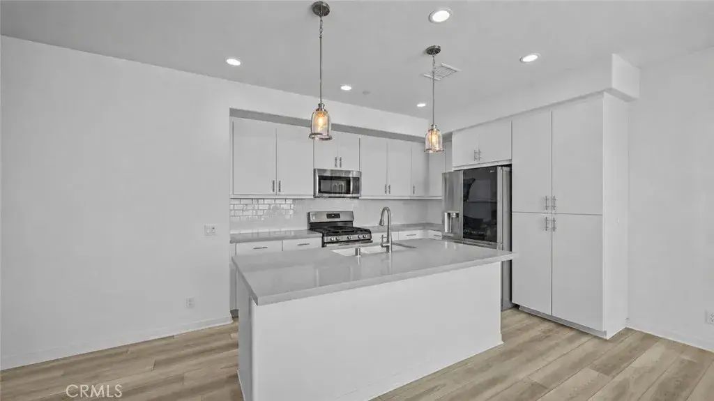 16282 Meadowhouse Avenue, Chino