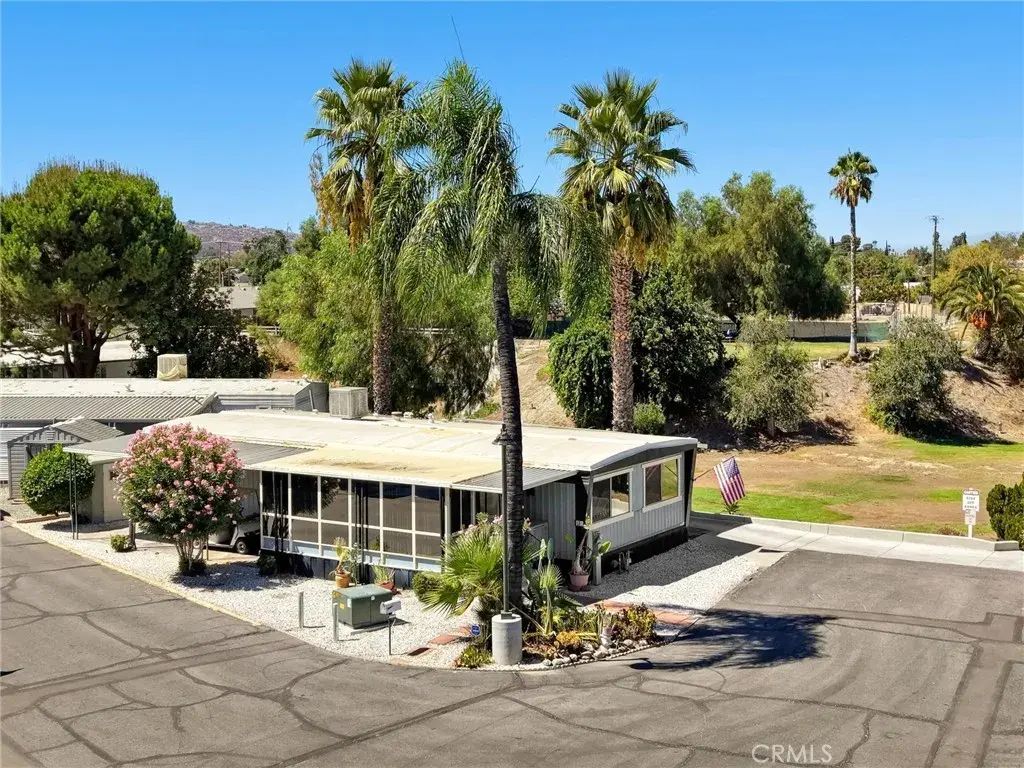 42751 E Floria 16, Hemet