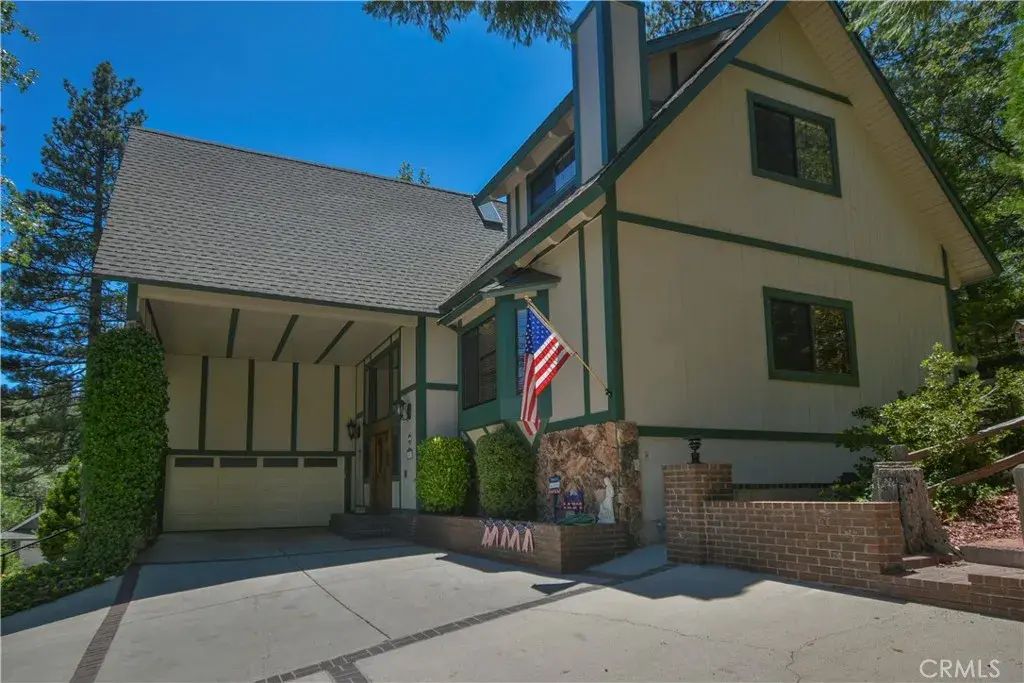 26472 Hillcrest, Lake Arrowhead