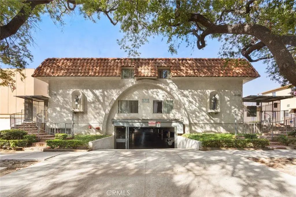 333 Riverdale Drive 15, Glendale