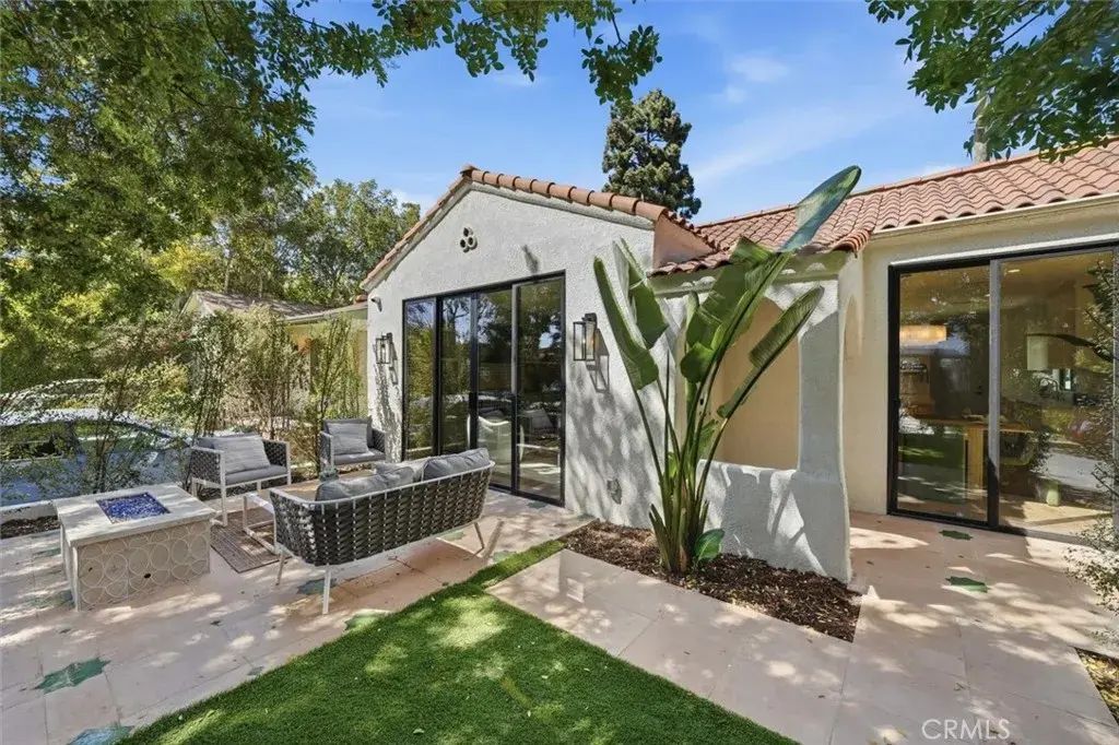 9127 Hargis, Los Angeles