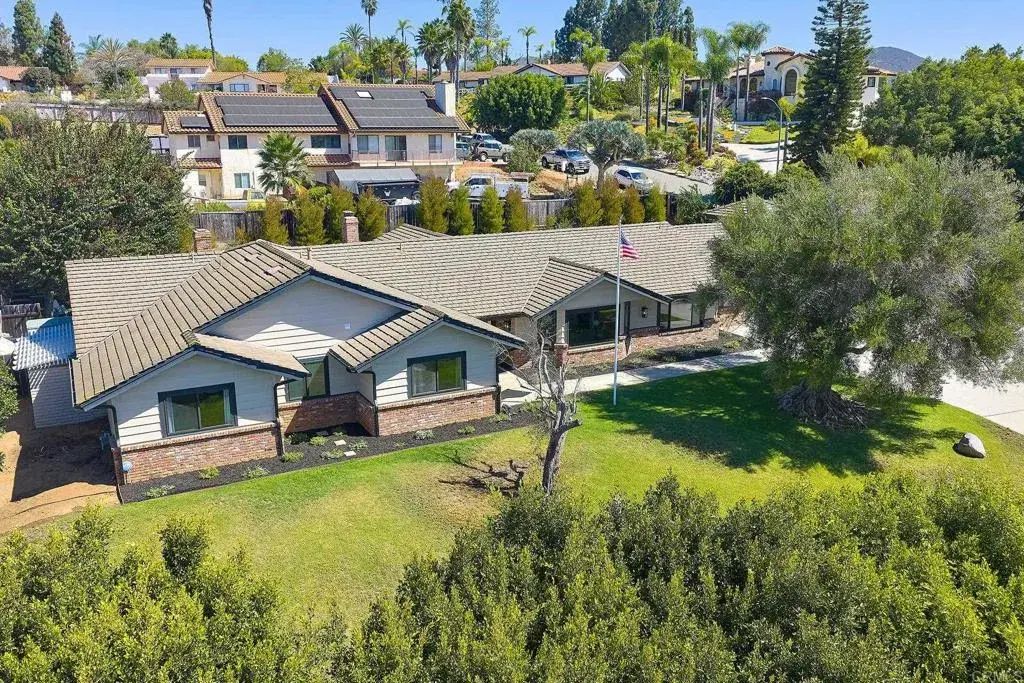 1598 Mesa Verde Drive, Vista