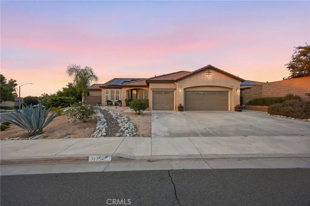 31352 Ensemble, Menifee