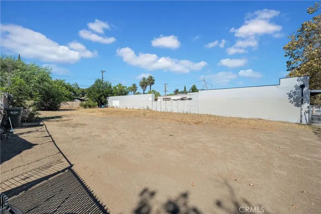 845 W Holt, Pomona