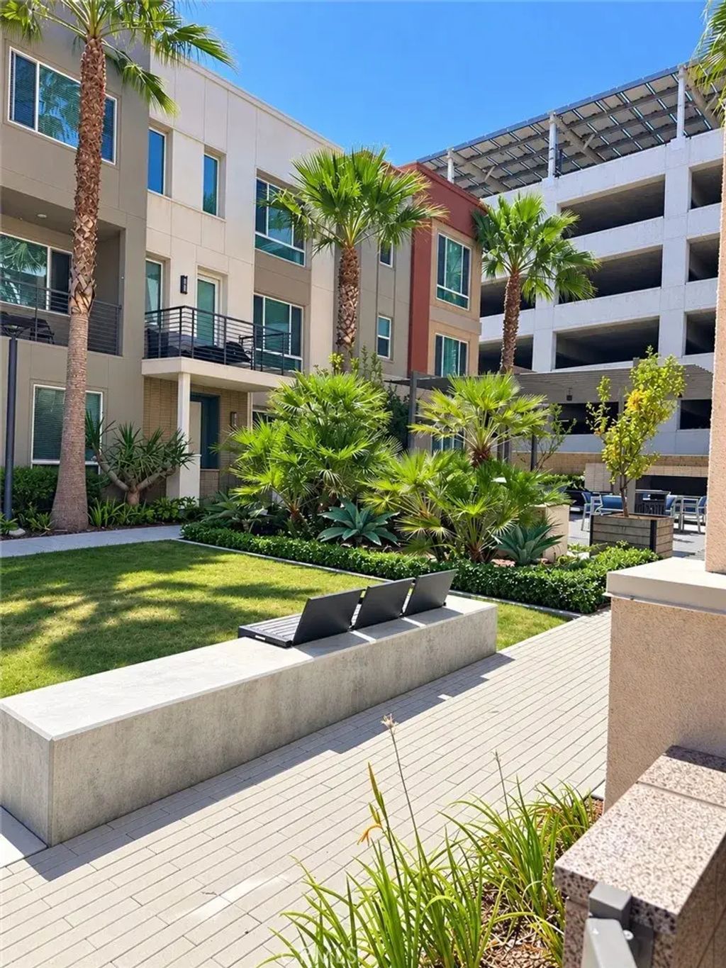 129 Citysquare, Irvine