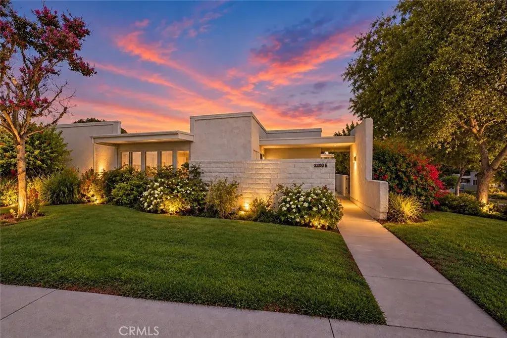 2200 Via Mariposa East, Laguna Woods