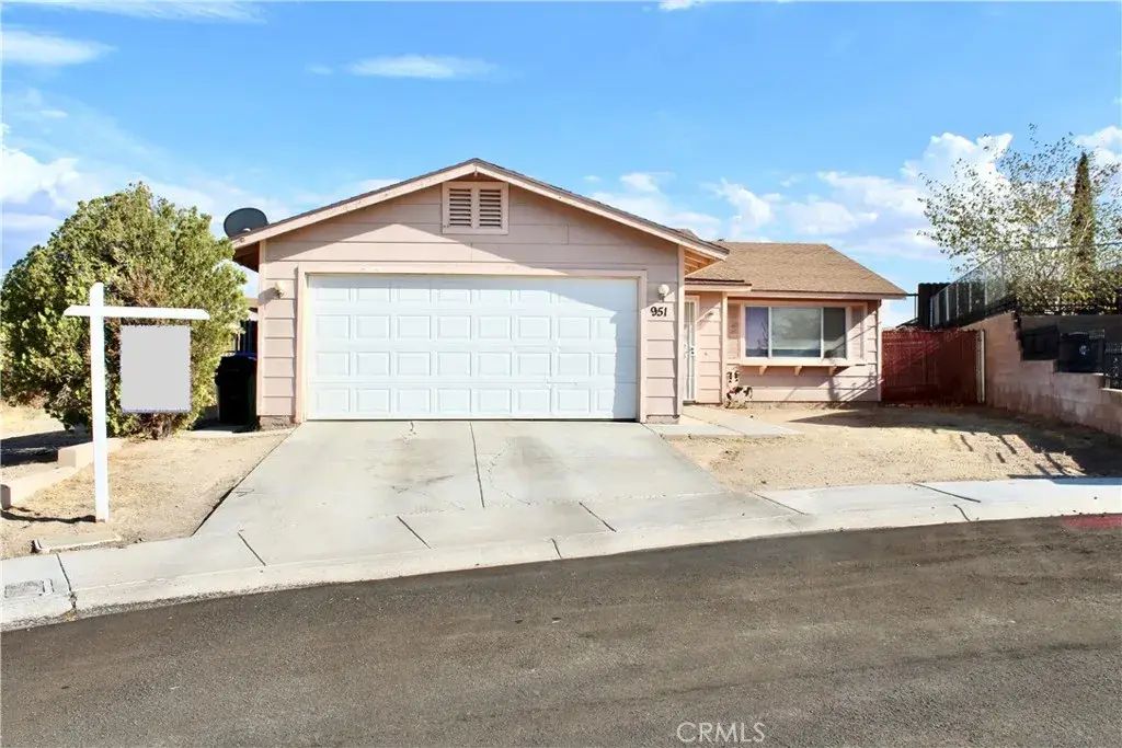 951 Chateau Way, Barstow