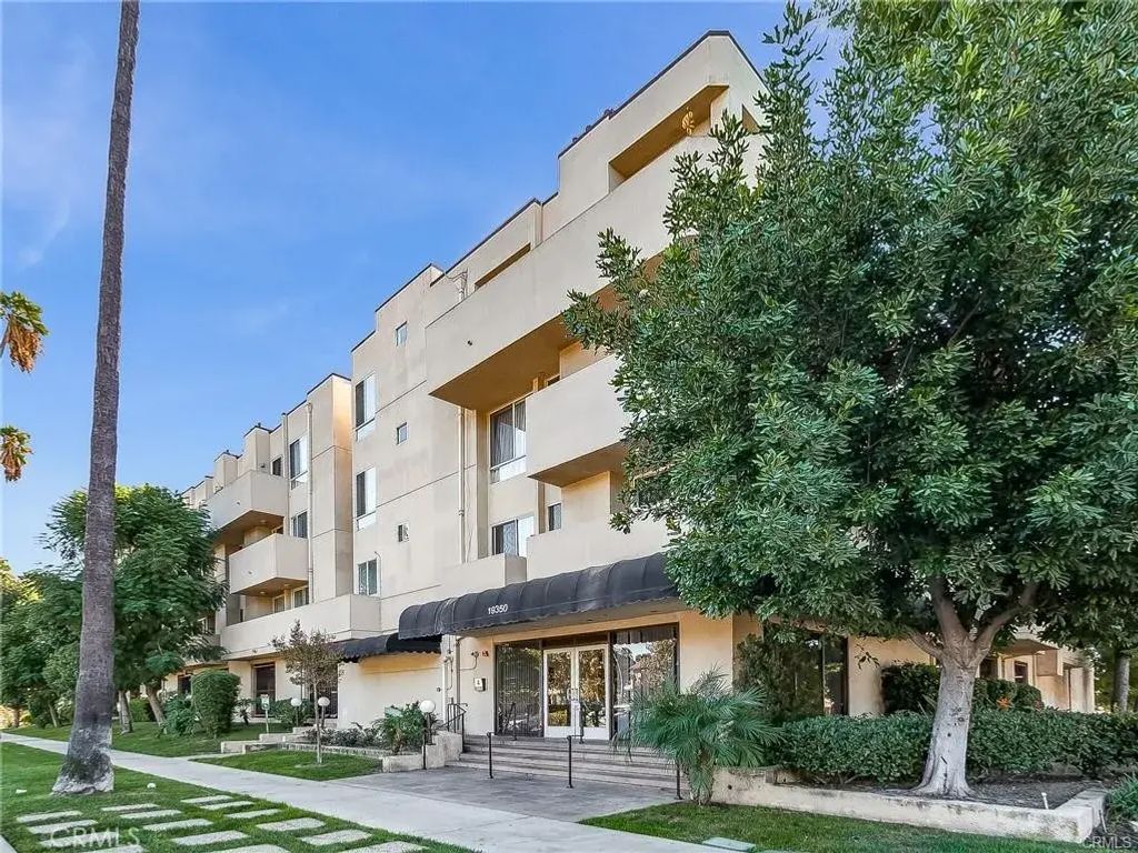 17900 Sherman 504, Reseda