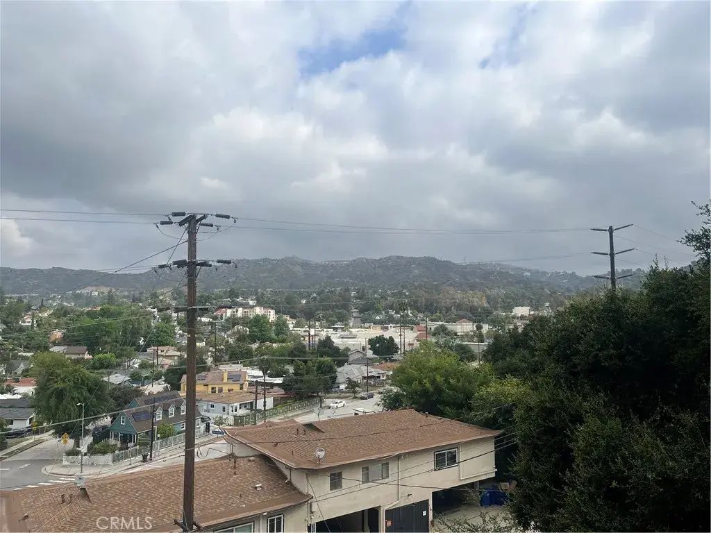996 Rockdale, Los Angeles